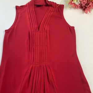 East 5th Sleeveless Pleated Front Blouse Size M